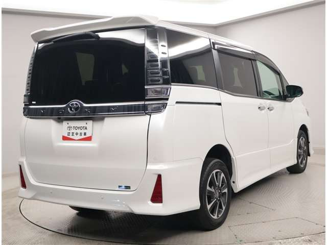 ヴォクシー2.0 ZS 煌III 4WD