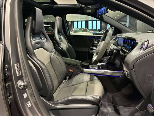 GLAクラスAMG GLA35 4マチック 4WD