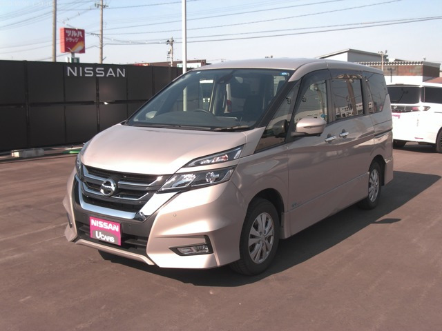 セレナ2.0 ハイウェイスター Vセレクション 4WD