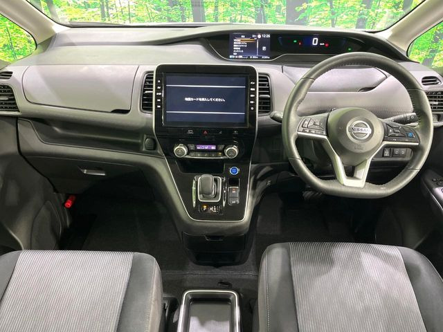 セレナ1.2 e-POWER ハイウェイスターV