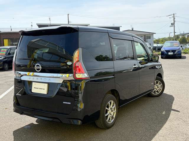セレナ2.0 XV 4WD