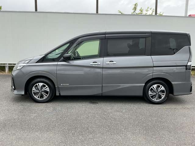 セレナ1.2 e-POWER ハイウェイスターV