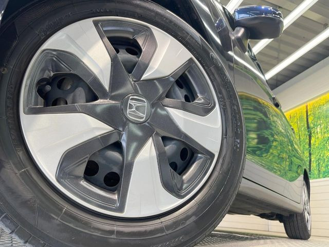 �y����15�C���`�X�`�[���z�C�[���z�O�ςɃ}�b�`���������z�C�[���𑕒����Ă���܂��B�e��ЊO�A���~�z�C�[����A�X�^�b�h���X�^�C�����戵�����Ă���܂��B���񂲑��k����������