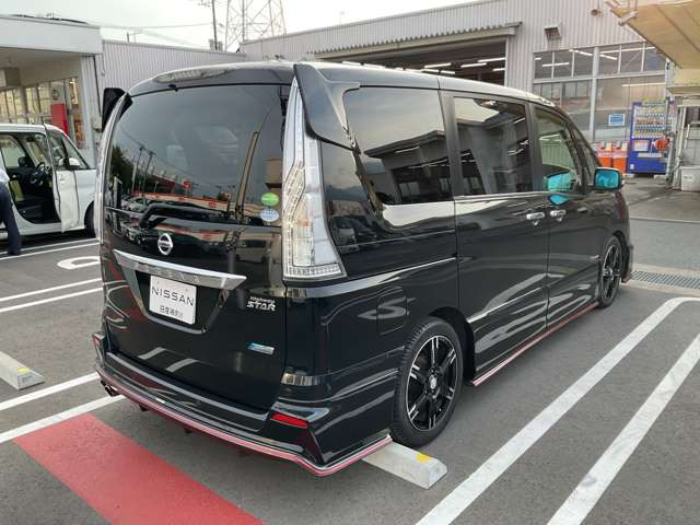 セレナ2.0 ハイウェイスター Vセレクション+Safety II S-HYBRID
