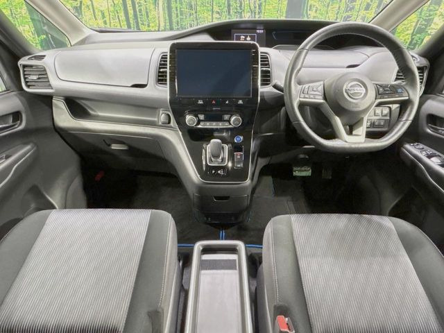 セレナ1.2 e-POWER ハイウェイスターV