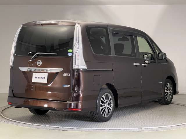セレナ2.0 ハイウェイスター Vセレクション+Safety II S-HYBRID