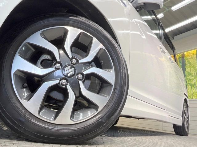 �y����15�C���`�A���~�z�C�[���z�O�ςɃ}�b�`���������A���~�z�C�[���𑕒����Ă���܂��B�e��ЊO�A���~�z�C�[����A�X�^�b�h���X�^�C�����戵�����Ă���܂��B���񂲑��k����������