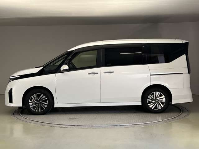 セレナ1.4 e-POWER ハイウェイスターV