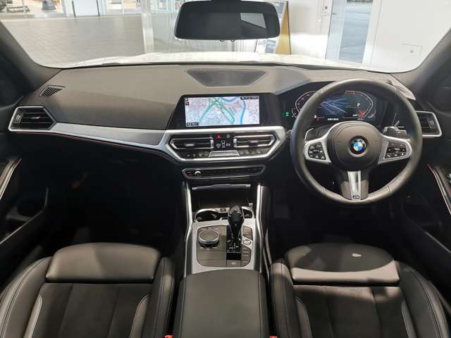 3シリーズセダン320i Mスポーツ