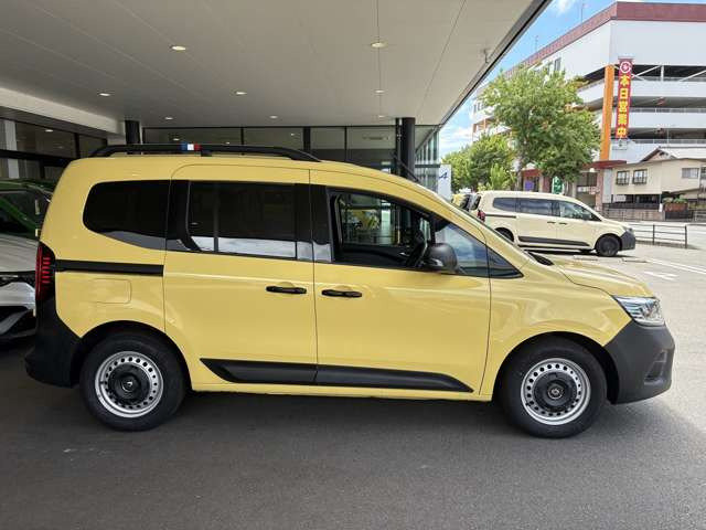 �C���e���A�́A�t�����X���̎��p���Ǝg������̗ǂ����Z�������f�U�C���ƁA����S�������K�Ŋy�������Ԃ��߂�����悤�H�v���ꂽ�����������ŁA