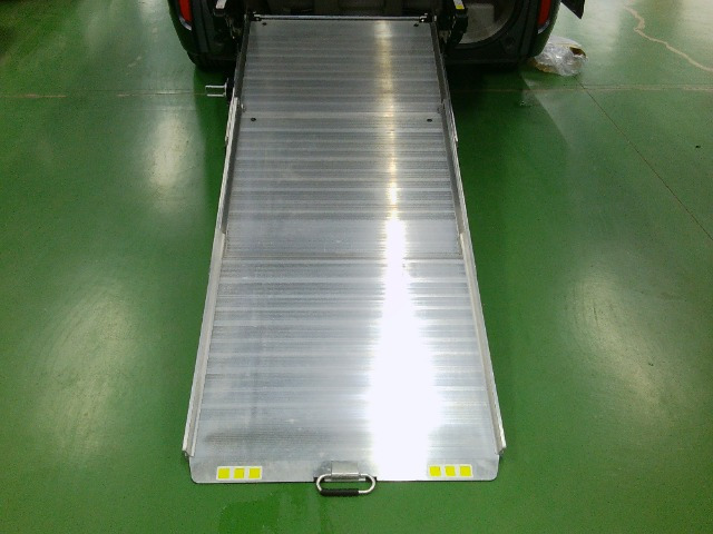 ステップワゴン1.5 G 車いす仕様車 2列目乗車タイプ