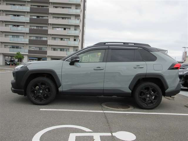 RAV42.5 ハイブリッド アドベンチャー オフロードパッケージ II E-Four 4WD