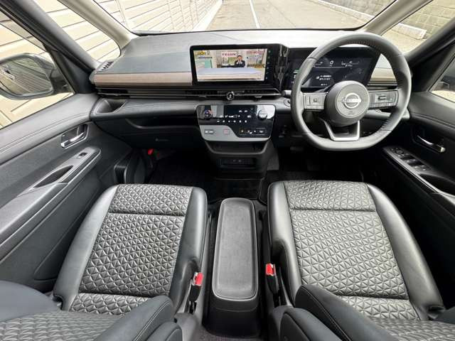 セレナ1.4 e-POWER ハイウェイスターV
