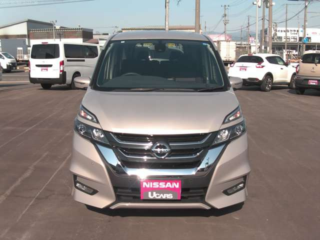 セレナ2.0 ハイウェイスター Vセレクション 4WD