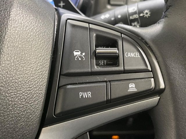 【アダプティブクルーズコントロール】高速道路での長距離走行が楽に!!自動で速度を保つクルーズコントロールが、衝突軽減システムと連携し、前方の車両を感知して車間を保つように速度調節してくれます!!