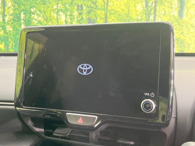 �y8�C���` �f�B�X�v���C�I�[�f�B�I�z���ʂ̃f�B�X�v���C��AppleCarPlay��AndroidAuto�����p�\�B�傫�ȉ�ʂŃX�}�z�i�r�A�v���������p���������܂���