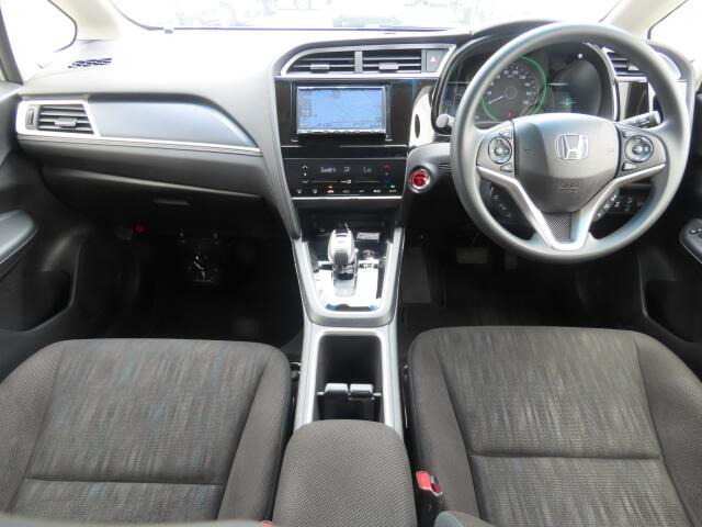 ���O���̐��|�E�K���X�n�{�f�B�R�[�e�B���O��CAR�N���[�j���O���Ǝ҂��{�H�������܂��̂ő�ϐ����B�I���b�N�X�����Ԃł݂͂Ȃ��܂ɉ��K�ȃh���C�u�����񑩁B