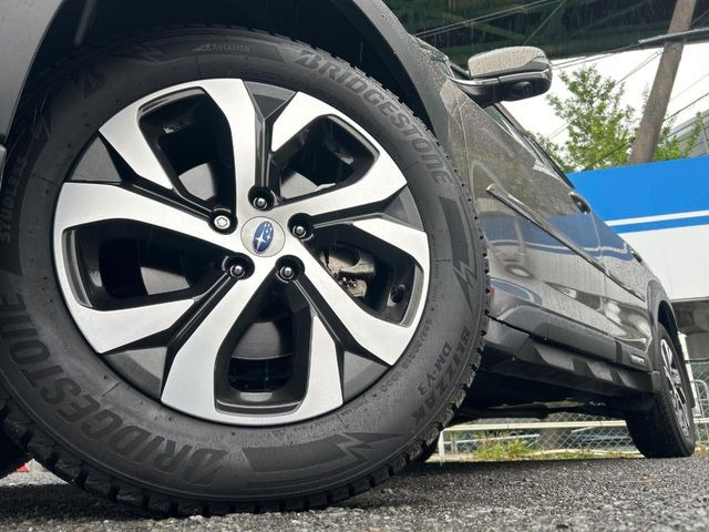 �y����18�C���`�A���~�z�C�[���z�O�ςɃ}�b�`���������A���~�z�C�[���𑕒����Ă���܂��B�e��ЊO�A���~�z�C�[����A�X�^�b�h���X�^�C�����戵�����Ă���܂��B���񂲑��k����������