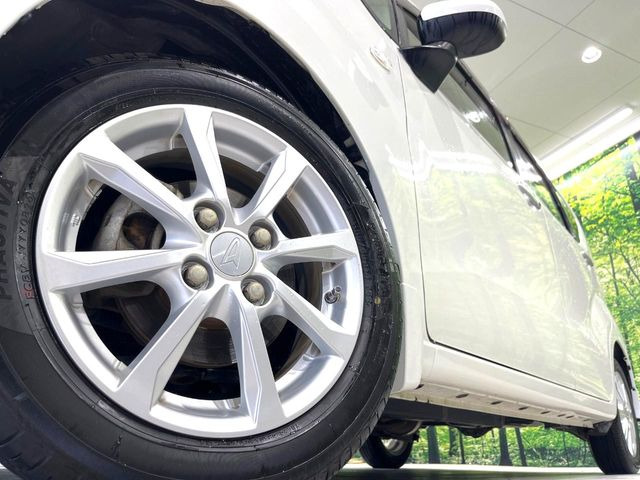 �y����14�C���`�A���~�z�C�[���z�O�ςɃ}�b�`���������A���~�z�C�[���𑕒����Ă���܂��B�e��ЊO�A���~�z�C�[����A�X�^�b�h���X�^�C�����戵�����Ă���܂��B���񂲑��k����������