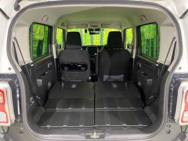 普段のお買い物や通勤、送迎等に十分な荷室スペースを確保しております。セカンドシートを倒すと、大きな荷物の積載も可能です♪