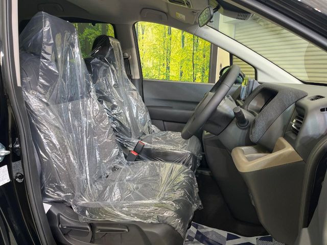 もちろん車内はキレイです♪よりクリーンな状態をキープしたいお客様には『ナノゾーンコート』がおすすめ!新型コロナウイルス対策や、除菌・消臭に効果を発揮し多くの方にご好評いただいております。
