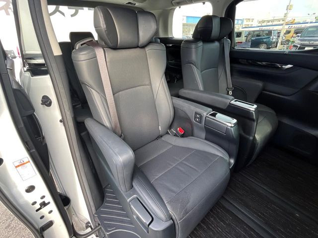 ���ڒ����̓E�H�[�N�X���[�ƂȂ��Ă���܂��B���ڂƎO��ڂ̈ړ�����~�肪�Ƃ��Ă��y�ɂȂ�̂ŁA���~��̍ۂ��X�g���X�������邱�Ƃ͂���܂����