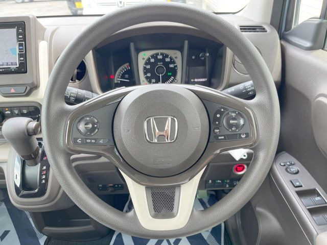 �y�X�e�A�����O�X�C�b�`�z�^�]���A�O������ڐ������炷���ƂȂ��A�I�[�f�B�I���̑��삪�\�ȕ֗��@�\!���S&���K�ȃh���C�u�����o���Ă���܂���