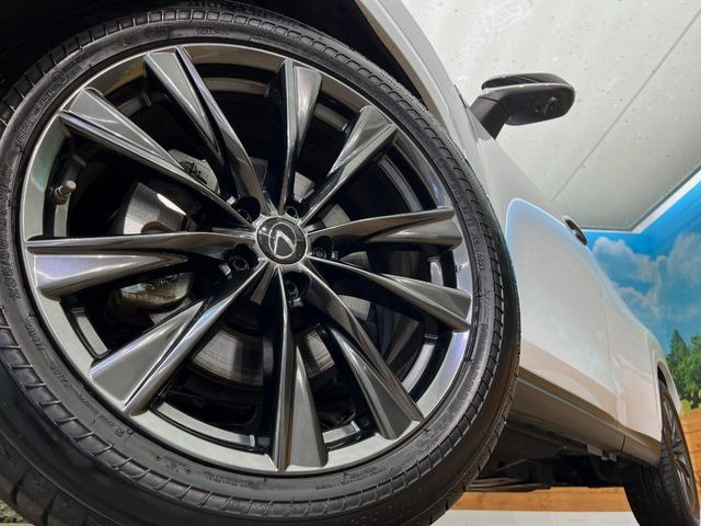 �y����20�C���`�A���~�z�C�[���z�O�ςɃ}�b�`���������A���~�z�C�[���𑕒����Ă���܂��B�e��ЊO�A���~�z�C�[����A�X�^�b�h���X�^�C�����戵�����Ă���܂��B���񂲑��k����������
