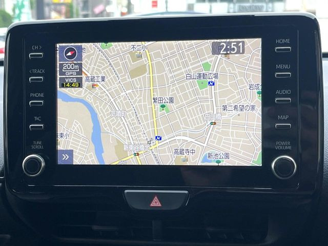 �y8�C���` �f�B�X�v���C�I�[�f�B�I�z���ʂ̃f�B�X�v���C��AppleCarPlay��AndroidAuto�����p�\�B�傫�ȉ�ʂŃX�}�z�i�r�A�v���������p���������܂���
