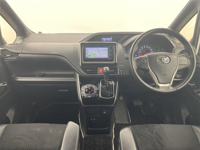 ヴォクシー2.0 ZS 煌III 4WD