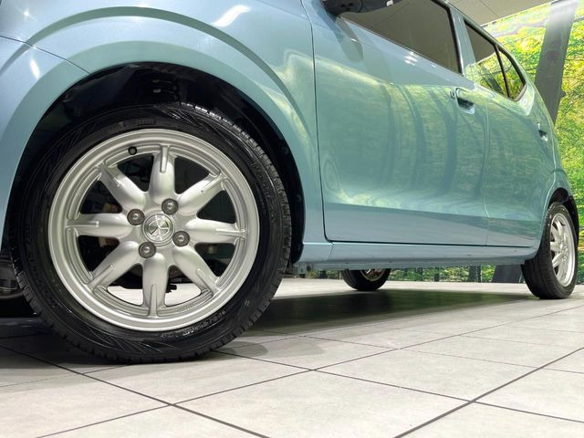 �y����15�C���`�A���~�z�C�[���z�O�ςɃ}�b�`���������A���~�z�C�[���𑕒����Ă���܂��B�e��ЊO�A���~�z�C�[����A�X�^�b�h���X�^�C�����戵�����Ă���܂��B���񂲑��k����������