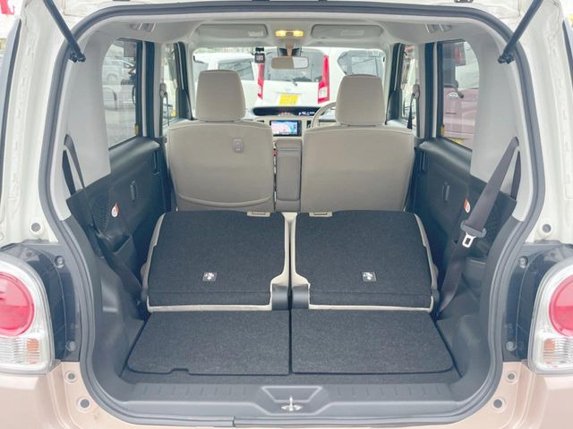 普段のお買い物や通勤、送迎等に十分な荷室スペースを確保しております。セカンドシートを倒すと、大きな荷物の積載も可能です♪