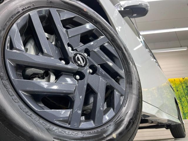 �y�����A���~�z�C�[���z�O�ςɃ}�b�`���������A���~�z�C�[���𑕒����Ă���܂��B�e��ЊO�A���~�z�C�[����A�X�^�b�h���X�^�C�����戵�����Ă���܂��B���񂲑��k����������