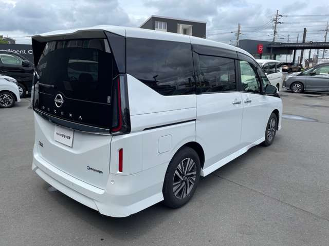 セレナ1.4 e-POWER ハイウェイスターV