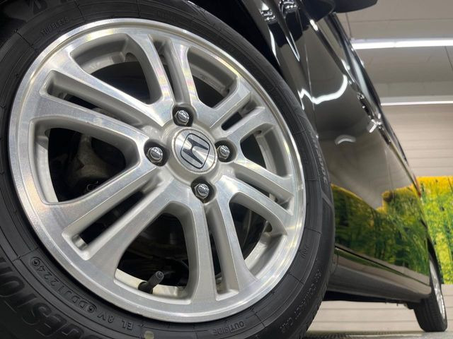 �y�����A���~�z�C�[���z�O�ςɃ}�b�`���������A���~�z�C�[���𑕒����Ă���܂��B�e��ЊO�A���~�z�C�[����A�X�^�b�h���X�^�C�����戵�����Ă���܂��B���񂲑��k����������