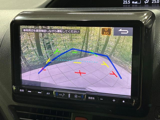 【バックカメラ】駐車時に後方がリアルタイム映像で確認できます。大型商業施設や立体駐車場での駐車時や、夜間のバック時に大活躍!運転スキルに関わらず、今や必須となった装備のひとつです!