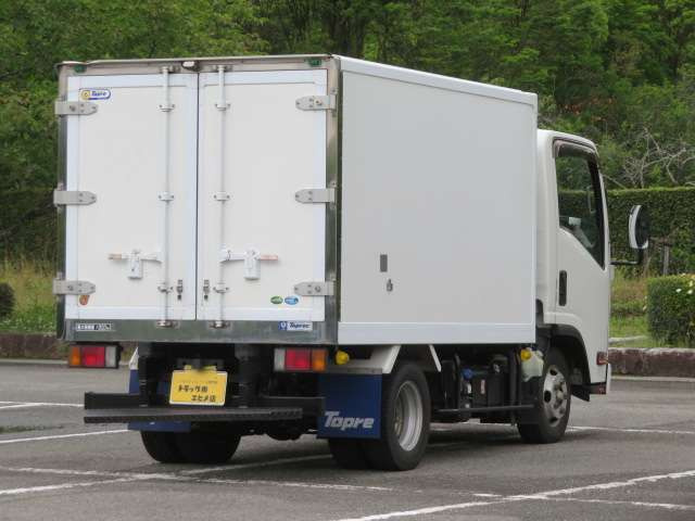 エルフ冷蔵冷凍車