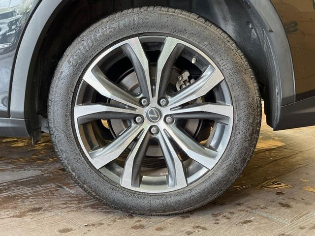 �y����20�C���`�A���~�z�C�[���z�O�ςɃ}�b�`���������A���~�z�C�[���𑕒����Ă���܂��B�e��ЊO�A���~�z�C�[����A�X�^�b�h���X�^�C�����戵�����Ă���܂��B���񂲑��k����������