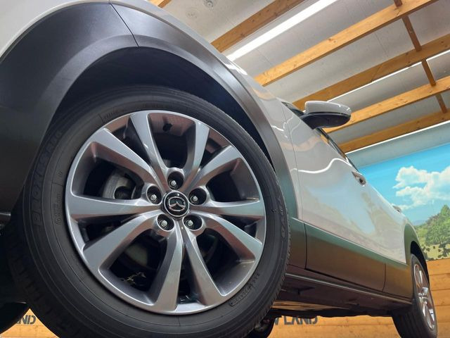 �y����18�C���`�A���~�z�C�[���z�O�ςɃ}�b�`���������A���~�z�C�[���𑕒����Ă���܂��B�e��ЊO�A���~�z�C�[����A�X�^�b�h���X�^�C�����戵�����Ă���܂��B���񂲑��k����������
