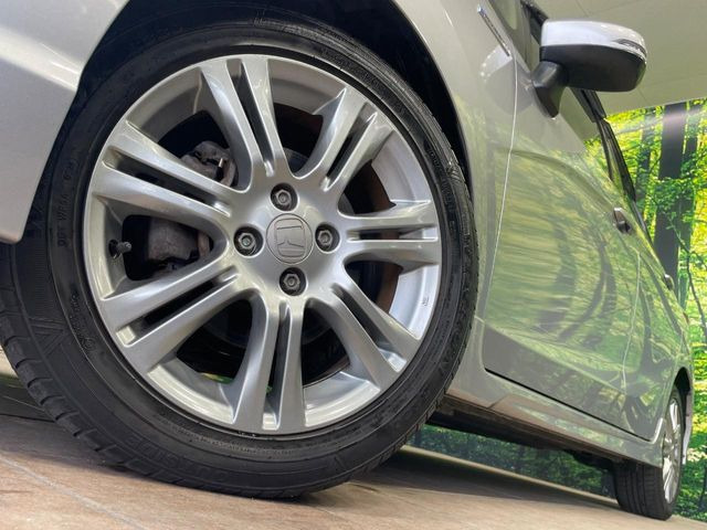 �y����16�C���`�A���~�z�C�[���z�O�ςɃ}�b�`���������A���~�z�C�[���𑕒����Ă���܂��B�e��ЊO�A���~�z�C�[����A�X�^�b�h���X�^�C�����戵�����Ă���܂��B���񂲑��k����������
