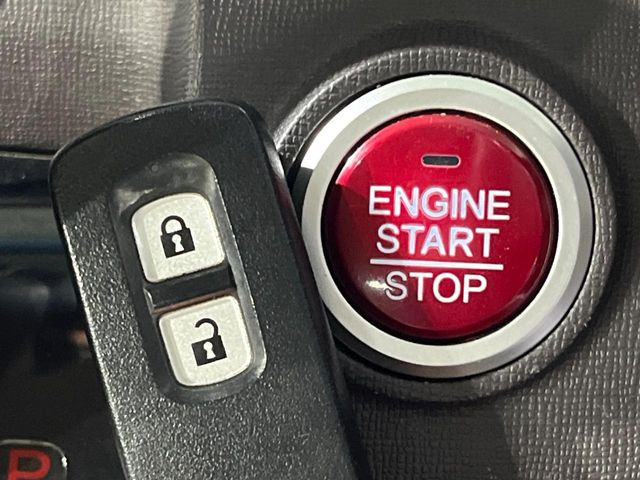 �yHonda�X�}�[�g�L�[�z�J�o����|�P�b�g�ɓ��ꂽ�܂܂ł��h�A�̎{���E�������\�ȃX�}�[�g�L�[�𑕔��B�G���W���̃I���E�I�t�����J�M�����o���K�v����������Ƃ��Ă��֗��ł���