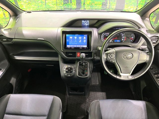 ヴォクシー2.0 ZS