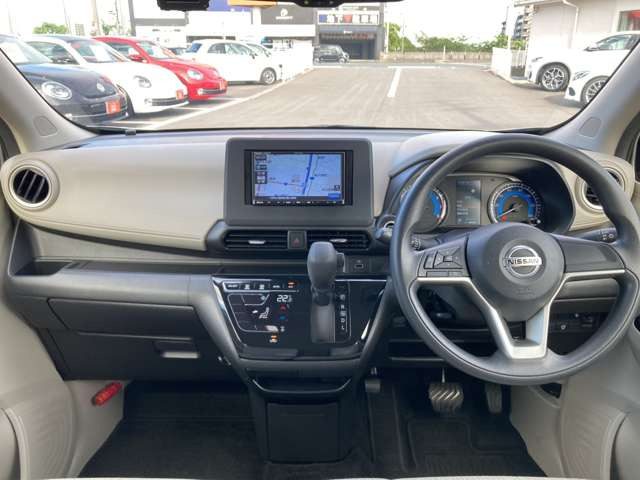 �܂Ƃ܂�̂���C���p�l�f�U�C���B�e��̃X�C�b�`�ނ��g���₷���ʒu�ɔz�u����A���K�ȑ������񋟂��܂�!