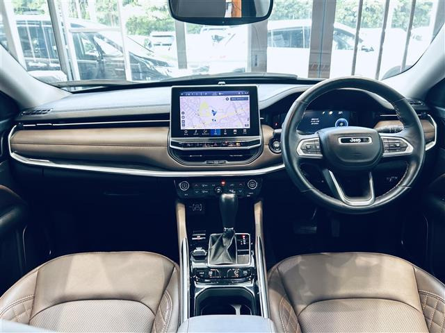 コマンダー2.0 リミテッド ディーゼル 4WD