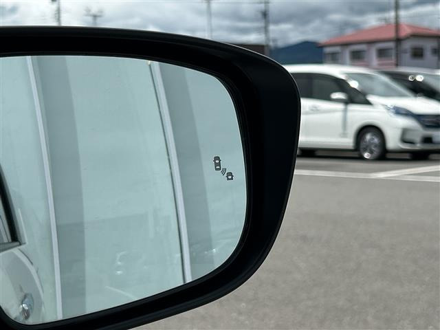 セレナ1.2 e-POWER XV