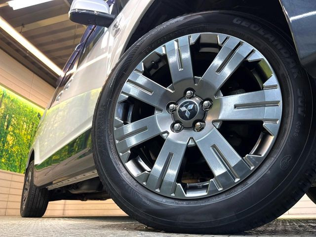 �y����18�C���`�A���~�z�C�[���z�O�ςɃ}�b�`���������A���~�z�C�[���𑕒����Ă���܂��B�e��ЊO�A���~�z�C�[����A�X�^�b�h���X�^�C�����戵�����Ă���܂��B���񂲑��k����������