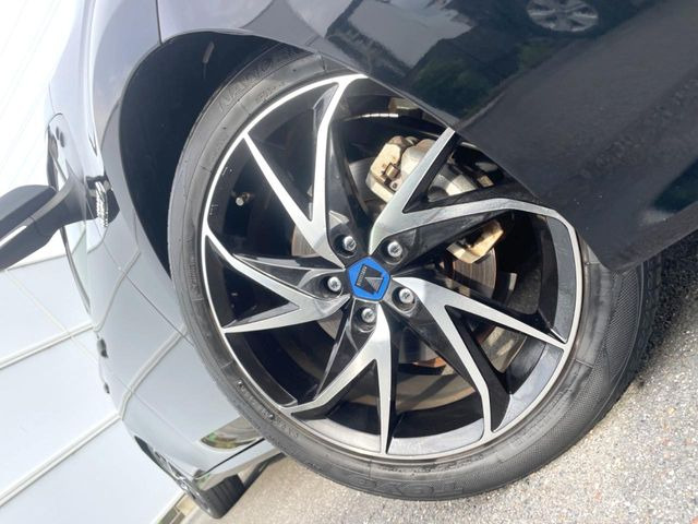 �y17�C���`�A���~�z�C�[���z�O�ςɃ}�b�`�����A���~�z�C�[���𑕒����Ă���܂��B�e��A���~�z�C�[����A�X�^�b�h���X�^�C�����戵�����Ă���܂��B���񂲑��k����������