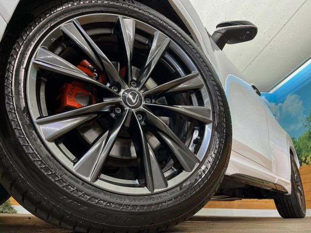 �y����20�C���`�A���~�z�C�[���z�O�ςɃ}�b�`���������A���~�z�C�[���𑕒����Ă���܂��B�e��ЊO�A���~�z�C�[����A�X�^�b�h���X�^�C�����戵�����Ă���܂��B���񂲑��k����������