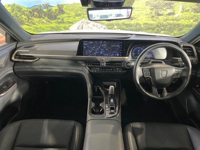 クラウンスポーツ2.5 Z E-Four 4WD