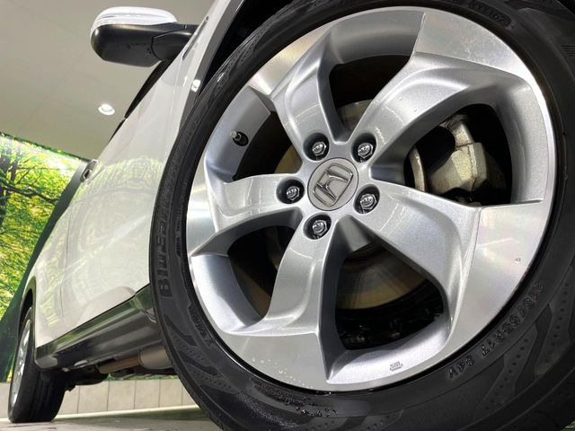 �y����17�C���`�A���~�z�C�[���z�O�ςɃ}�b�`���������A���~�z�C�[���𑕒����Ă���܂��B�e��ЊO�A���~�z�C�[����A�X�^�b�h���X�^�C�����戵�����Ă���܂��B���񂲑��k����������